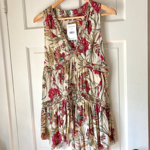 Free People Dresses & Skirts - Free People top/dress. Runs BIG